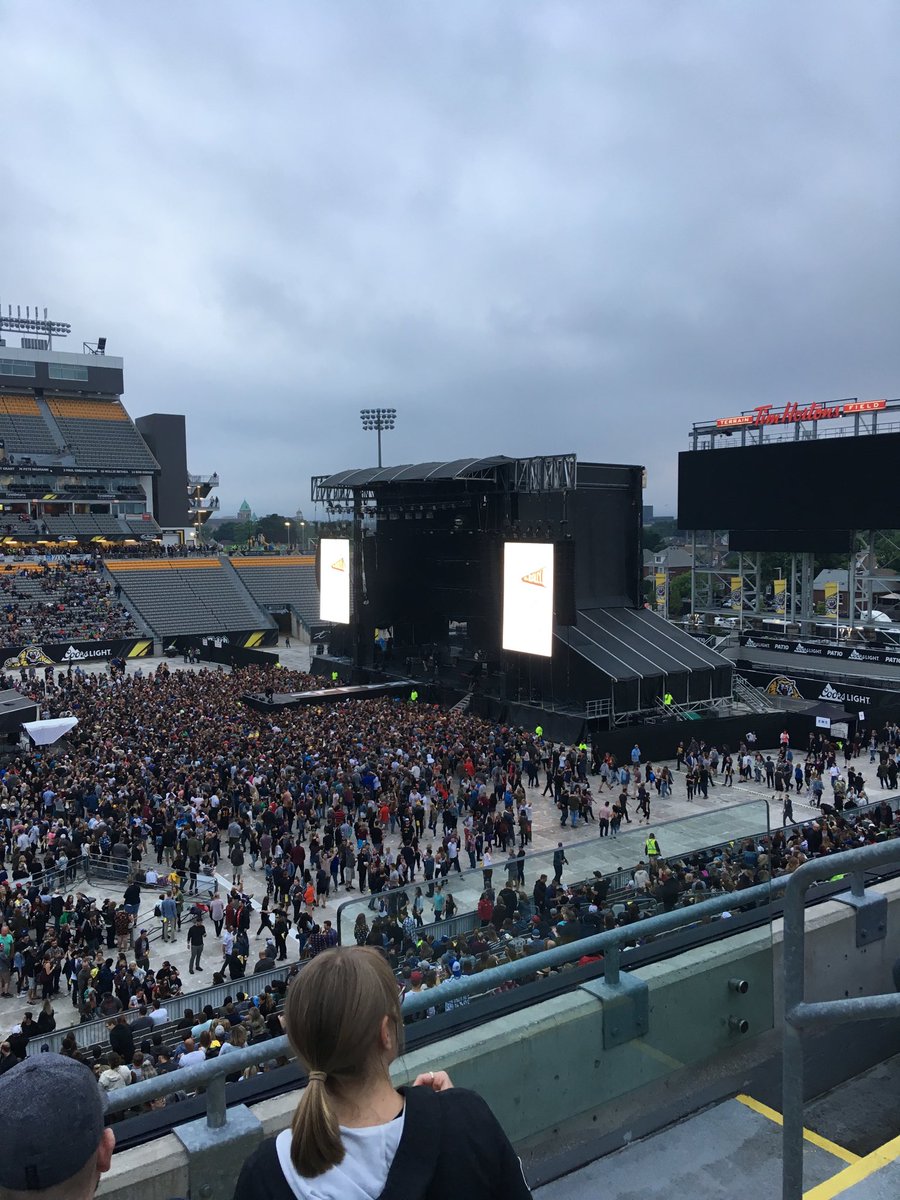 MaryFPropertie1's tweet photo. Great night at ⁦@arkellsmusic⁩ concert. #hamont https://t.co/s77HAplD9W