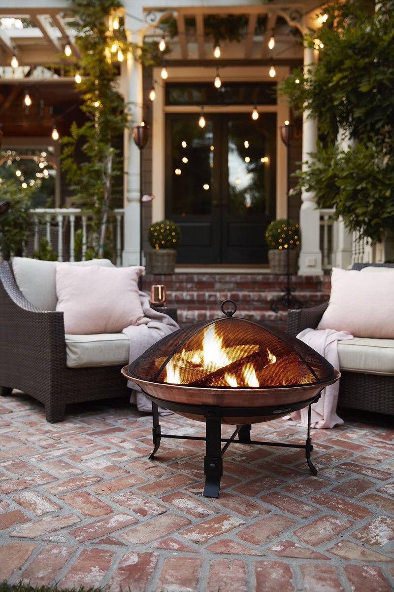balsamhill's tweet image. Hey, it’s summer! From handcrafted fire pits to stylish lights and charming statues, our selection of outdoor décor to instantly enlivens the look of your lawn, garden, or patio. bit.ly/2Inbw2z

#BalsamHill #OutdoorDecorating #EntertainingEssentials