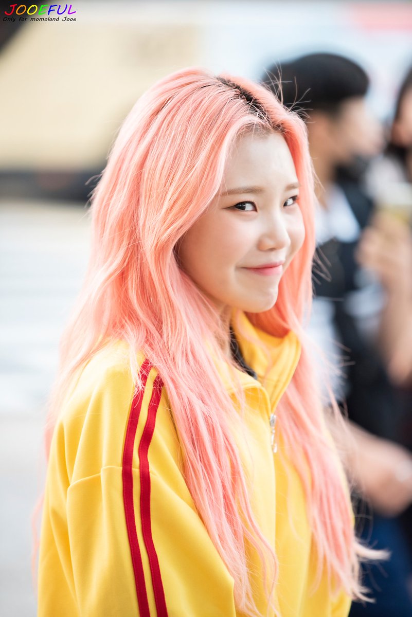19990818_jooe's tweet photo. 20180619 GMP 입국
#모모랜드 #momoland #BAAM #Fun_to_The_World
@MMLD_Official #주이 #JOOE
😏😒😏 https://t.co/DXksd4ID66