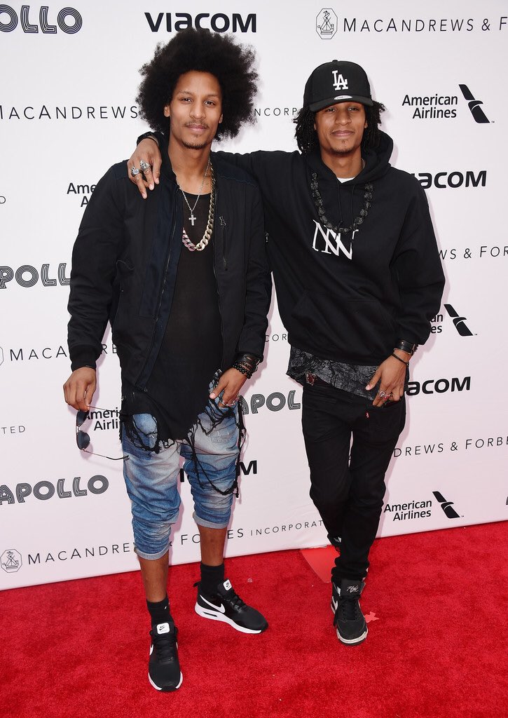 DancersBeyonce's tweet photo. My #TeenChoice for #ChoiceDancer is @offlestwins #lestwins @TeenChoiceFOX https://t.co/EhN8OQ0Vjx