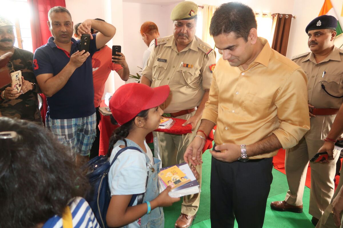 POLICE COMMISSIONERATE GAUTAM BUDDH NAGAR tweet media