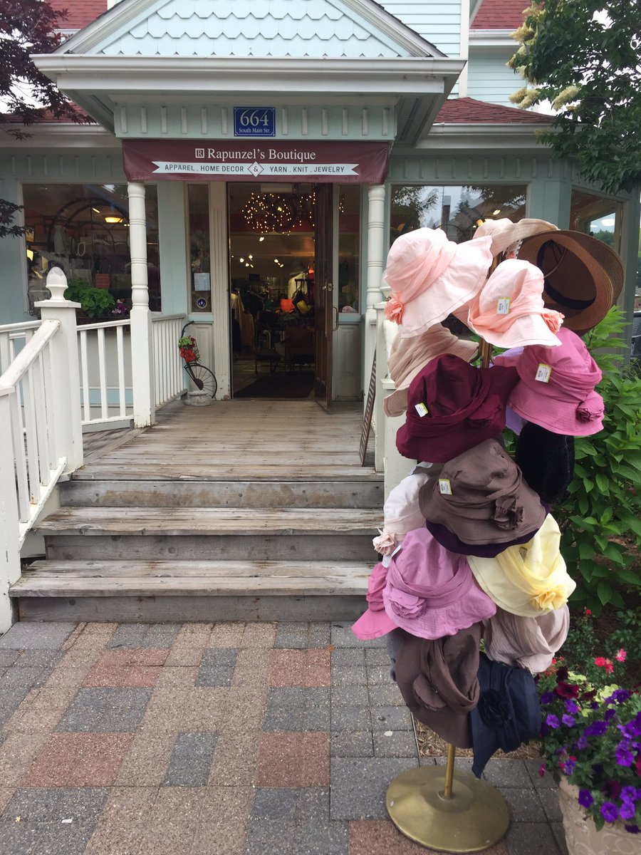 rhflew's tweet photo. @markforwardd just in case you needed a fancy hat #rackoffancyhats  #consistency #frankenmuth https://t.co/0GrUZiadOw