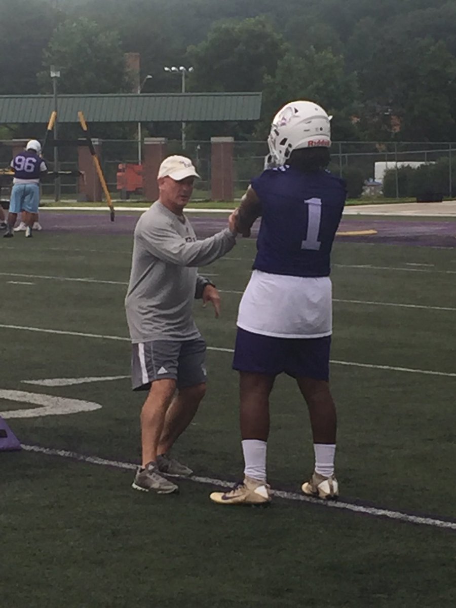 CoachParham20's tweet photo. Rising Jr. 6’3” 235 LB Jacquezz Harrison@_queezz soaking it all up today @WCU_FB camp!  Hard work is starting to show!! Be a Razorback, Be Your Best!   @padgett_johnson @WalhallaHSFBall @HighSchoolBlitz @WCU_FB @CoachRWright @CoachSpeir https://t.co/NkrvcOIRKi