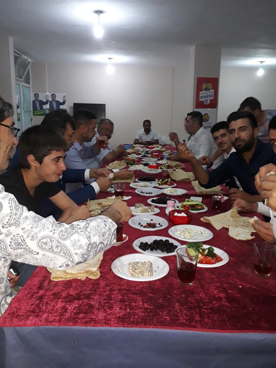 Hdp Gursu olarak seçime haziriz #SenleDeğişir 
#EmLıvırın
#EmDıkarın
#BirOyHDPyeBirOyDemşrtaşa