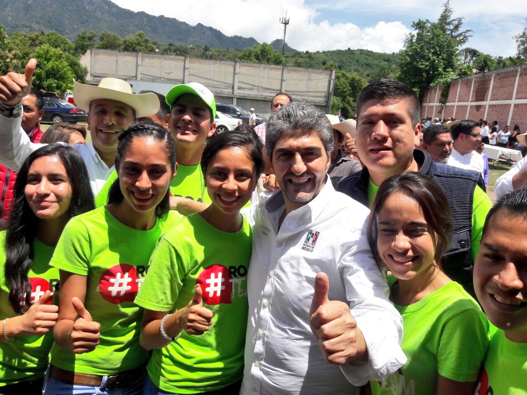 CeciiRive's tweet photo. Fue un gusto escuchar a nuestro Pdte. del CDE @PRI_EDOMEX; @ErnestoNemer. La manera en q se dirige a nuestros candidatos, ratificando su apoyo y pidiendo no desistir, xq son las mejores opciones para nuestro Dtto. @MercedesColin_G @cruz_roa @iveth_bernal #TemascaltepecRT #RoaTeam https://t.co/N5Efi1Zl3w