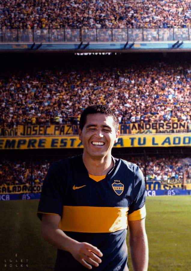 CamilaRuiizz's tweet image. #FelizCumpleRoman TE EXTRAÑAMOS MUCHO, PERO MÁS TE EXTRAÑA LA PELOTA, EL ÚLTIMO 10 Y EL MÁXIMO GOLEADOR DE BOCA.
¡FELIZ CUMPLE JUAN ROMÁN RIQUELME!