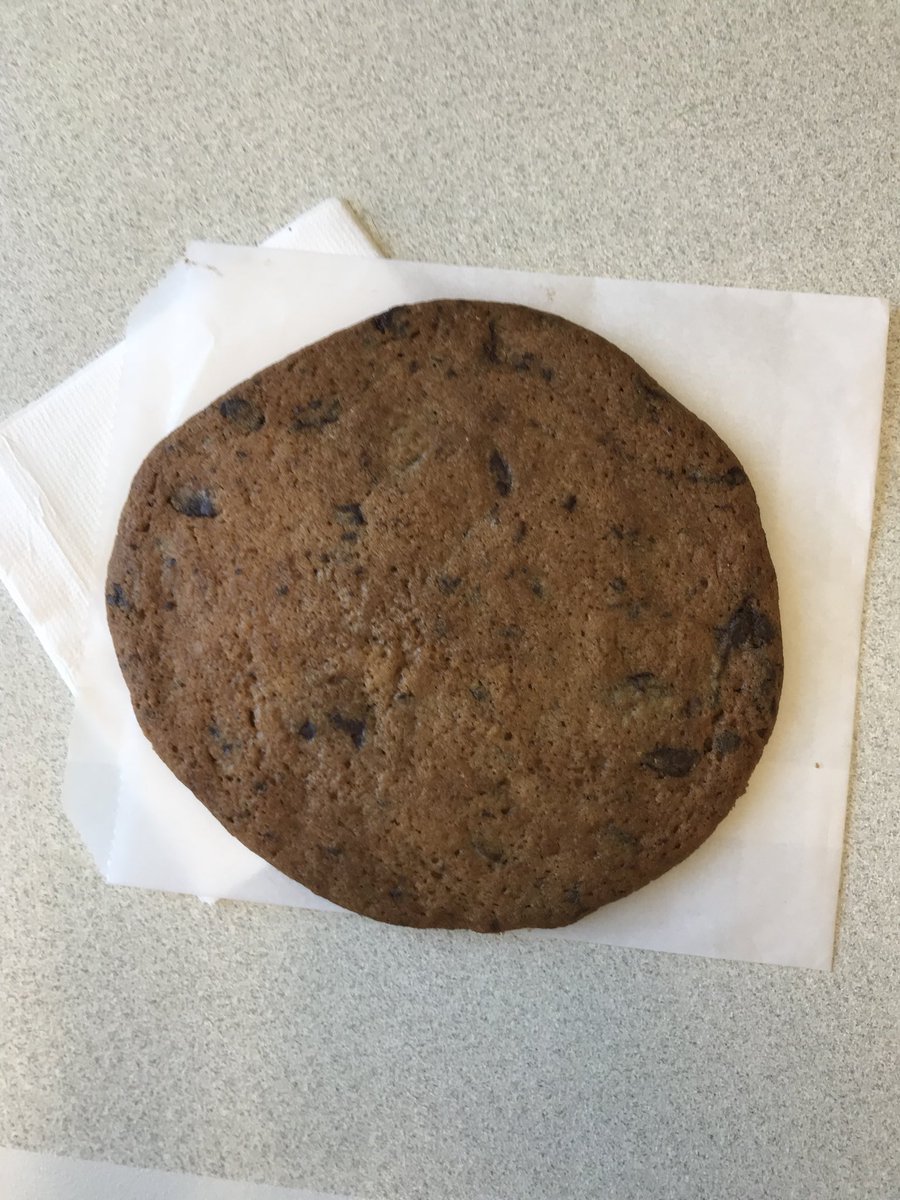 CookieCensus's tweet photo. From @smarttrain 

Sweetness: med
Chewiness: lo
CCR: lo

Overall: crispy, grainy texture, like a healthy cookie, good with milk https://t.co/Hu6L6WBfAY