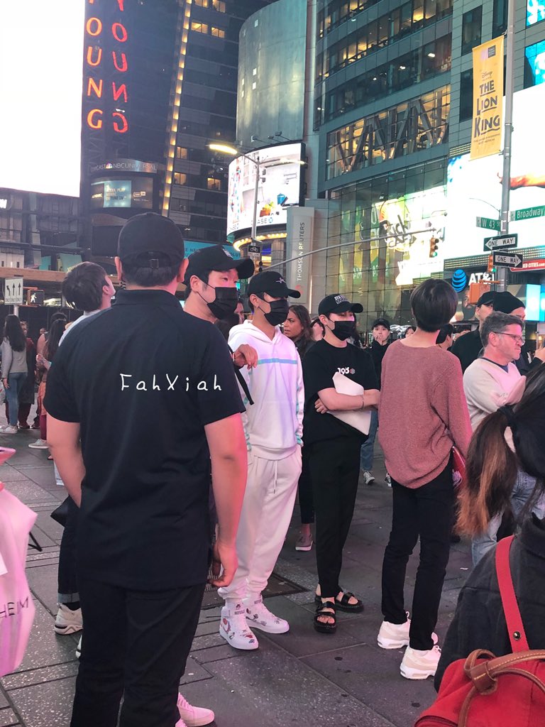 FahXiah's tweet photo. มึงงงงงงงง จะร้องไห้แล้ว คุ้มแล้ว รักนิวยอร์กที่สุด 😭😭😭😭😭😭😭😭😭😭 https://t.co/Pz7zjxM4P2