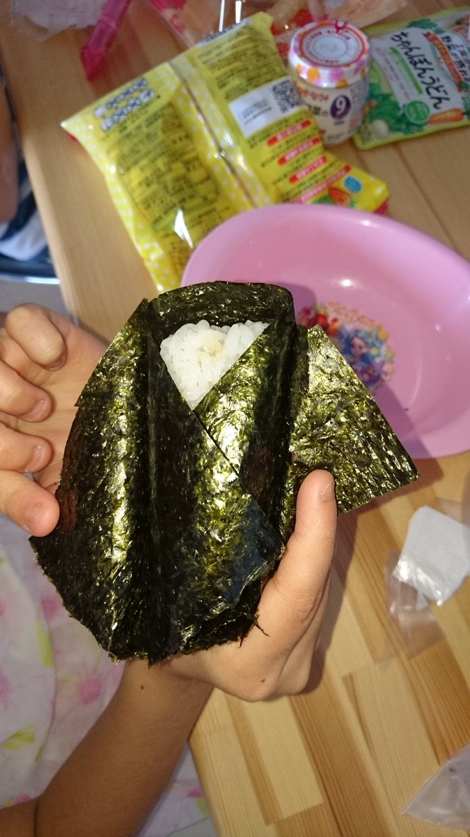 ちゃ セブンでおにぎり買ったら海苔が2枚付いてた セブンイレブン おにぎり ツナマヨ