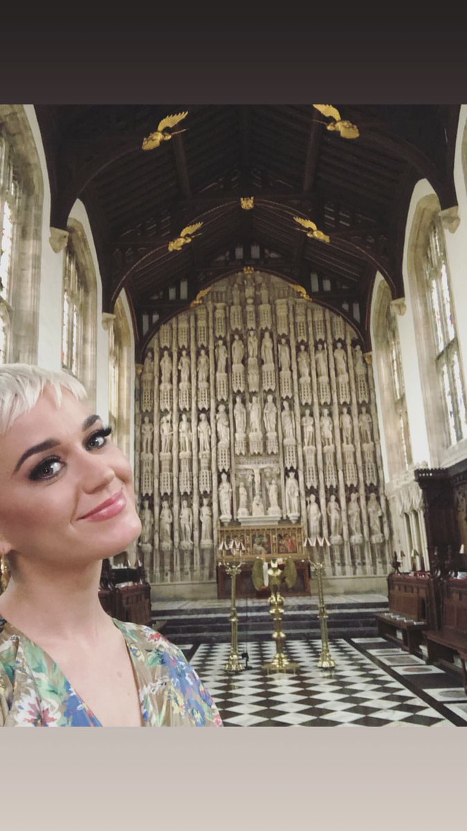 katyspicscom's tweet photo. PHOTO | @katyperry visiting the Oxford University on June 20 (via Instagram story) https://t.co/WG9xtBUv15