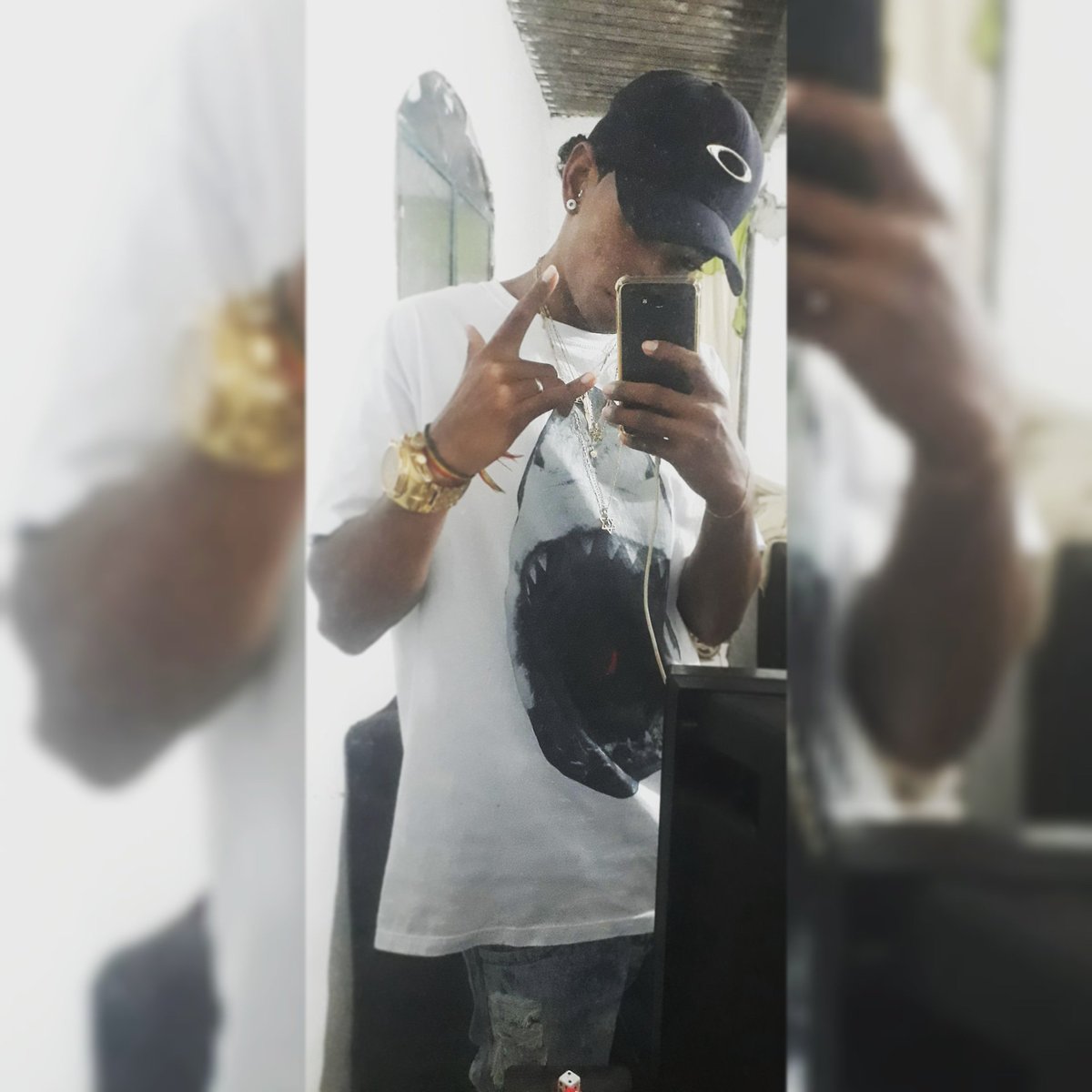 Preto22_'s tweet photo. Fé pra tudo...🤘 https://t.co/b4XAqP8OYd
