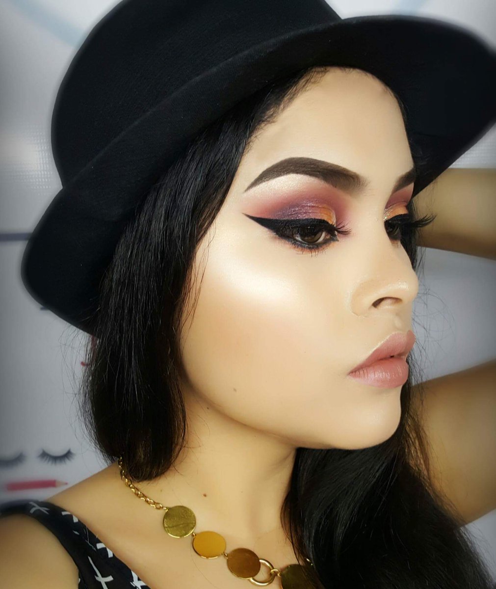 FzFrania's tweet photo. @NyxCosmetics Eyebrow Gel Espresso &amp; Matte Lipstick Euro Trash
@Forever21 Face Palette
@elfcosmetics Blush Palette &amp; Maximum Coverage Concealer (Porcelain)
@JCatBeauty Hollywood Palette 
@wetnwildbeauty Photofocus Foundation
@lagirlusa Strobe Lite 80 WTTS https://t.co/PCF8CfLUv4