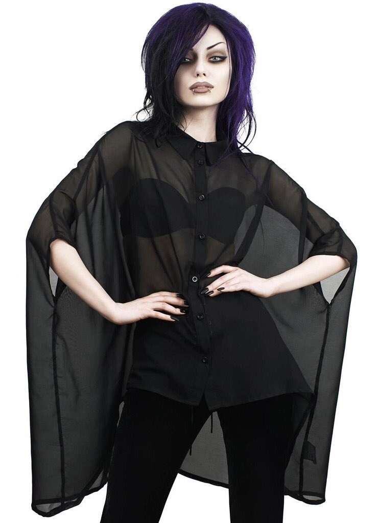 ra20022006's tweet photo. sporty×goth mix＝helthgothstyle
#killstar
シフォンブラウス
https://t.co/W88BWyg8tA
ロゴ入りブラトップ
https://t.co/zHN9GuZmpf
#demonia 
厚底スニーカー
https://t.co/JqKyi1DQH5
#helthgoth #shopromanesco #エピキュリアンガーデン #loveblack #allblackcode https://t.co/C8Lqt62x57