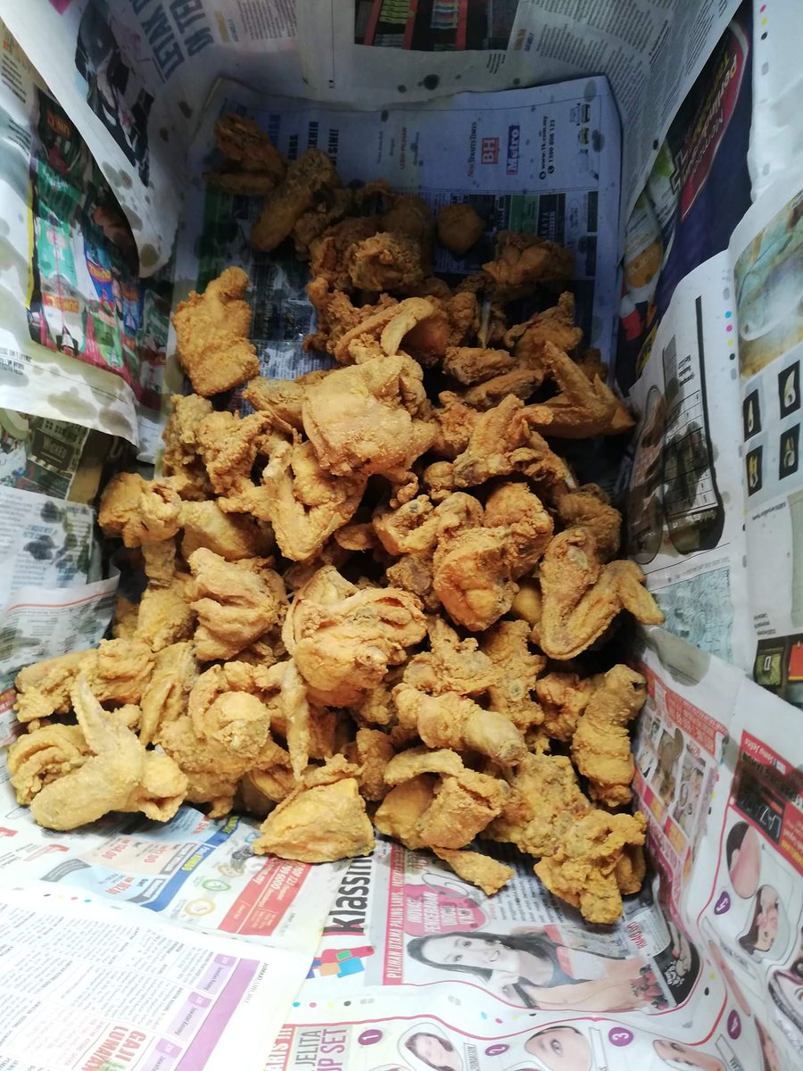 Chep52's tweet photo. Up untuk bisnes family... 
☑ Menerima tempahan masak untuk majlis sanding, kenduri selamat, aqiqah etc.
☑ Resepi tradisi sendiri lebih drpd sedekad.
☑ Harga yg sangat berpatutan 
☑ Pakej makanan siap hidang 
☑ Pakej door to door bagi yg berdekatan
☎ : 013-7241411- En Khairi https://t.co/qdNm3FOLvN