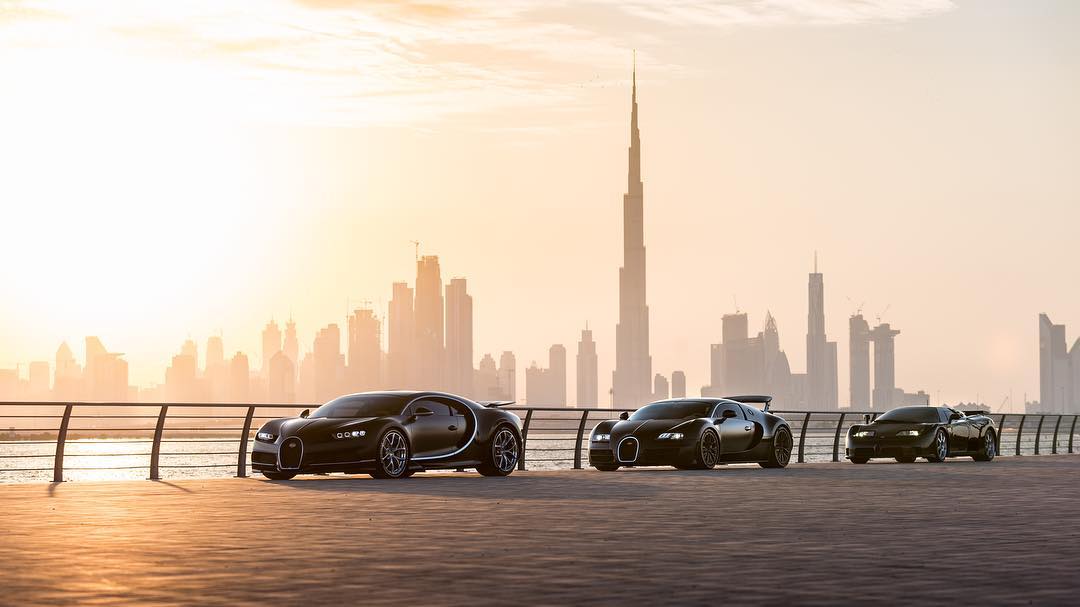 Super_car_love's tweet photo. この並びは最強すぎる😂[インスタより]
Bugatti御三家のEB110,Veyron,Chiron🤑🤑🤑
しかも全部ブラック😎 https://t.co/xhm9G3IR5b