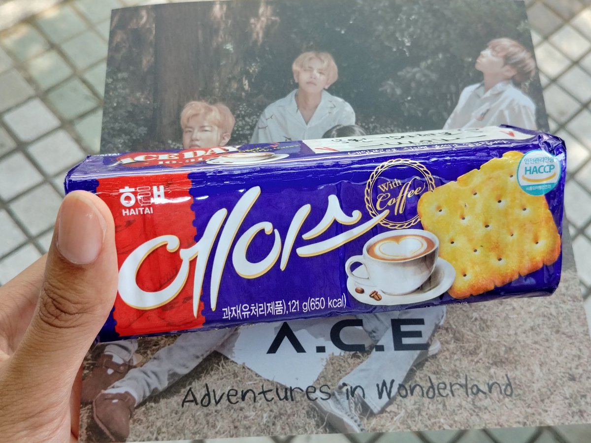 twophalangesup's tweet photo. Thank you @official_ACE7 #Wow #Kimwow #와우 I love snacks ^^ https://t.co/eKy3yUgH9E