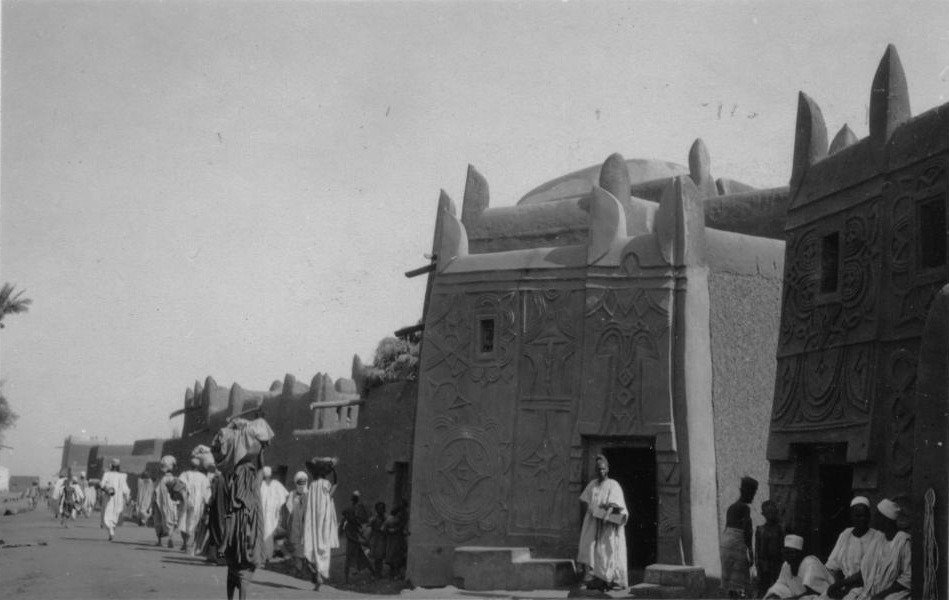 A street in Kano, Nigeria. Photo by Gustaf Bolinder, 1930-31. (outside of the area of scope).