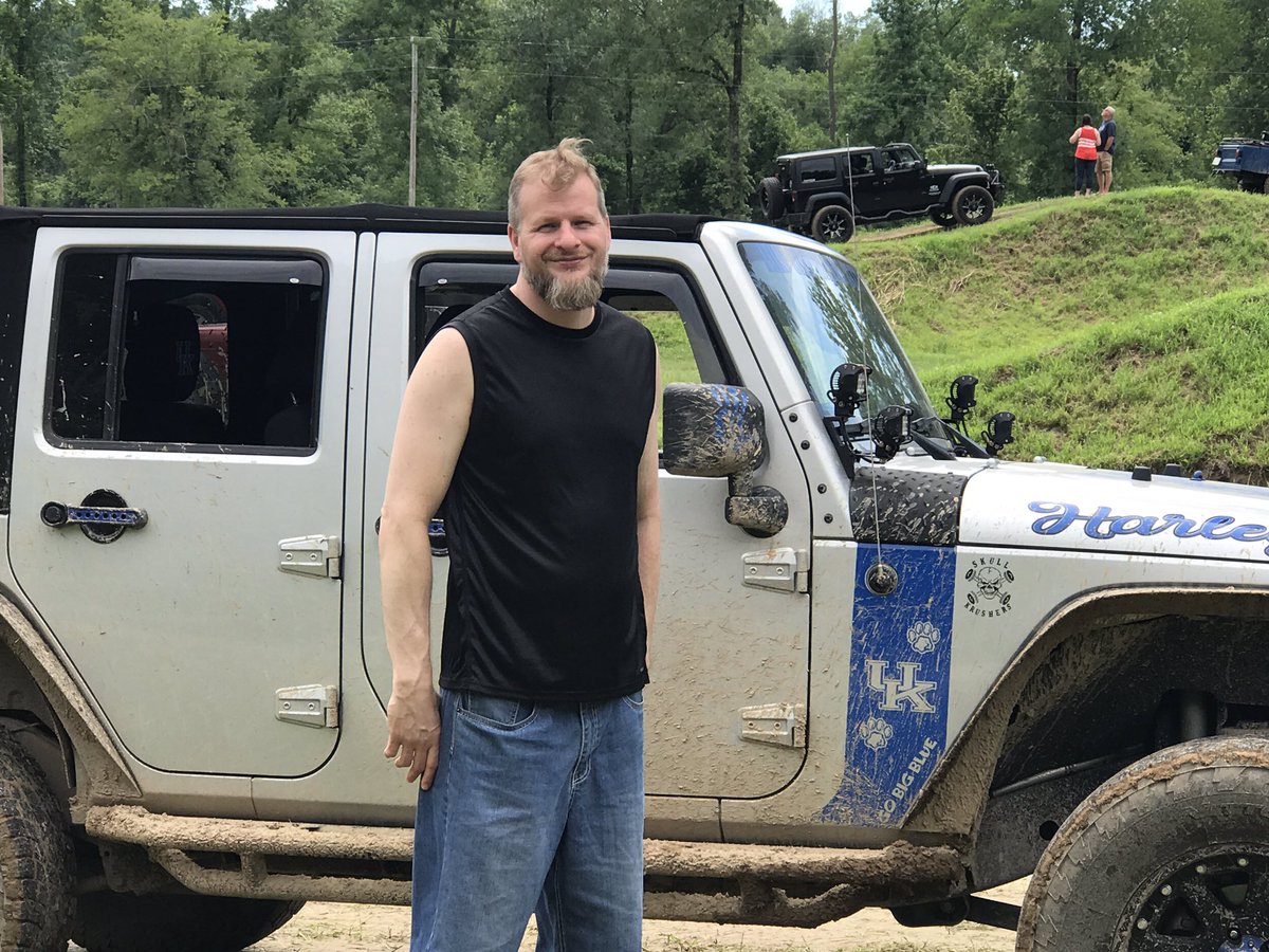 steelecreations's tweet photo. Love my girl... and that handsome hubby of mine! #jeeplife #jeepcouple #beardedjeeper #jeepgirl @TopJeepers @DirtLifeApparel @THEJeepMafia @toxicoffroad @Legendary1941 https://t.co/ONSPD29Hvl