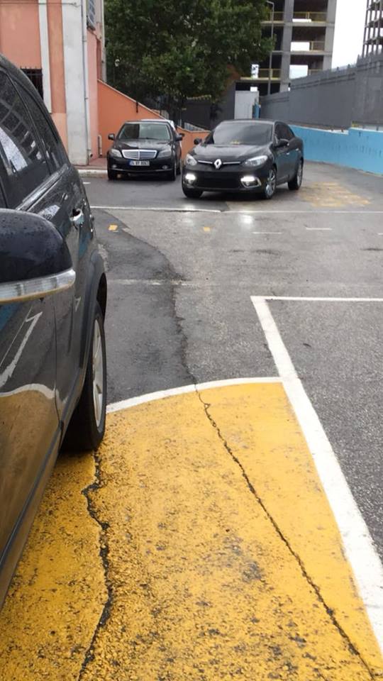 Bağcılar Demirkapı mah. Hasan kağnıcı ilkokulunda plakasız araçlar görüldü. #Seçim2018 #Seçim #SandıkDestek