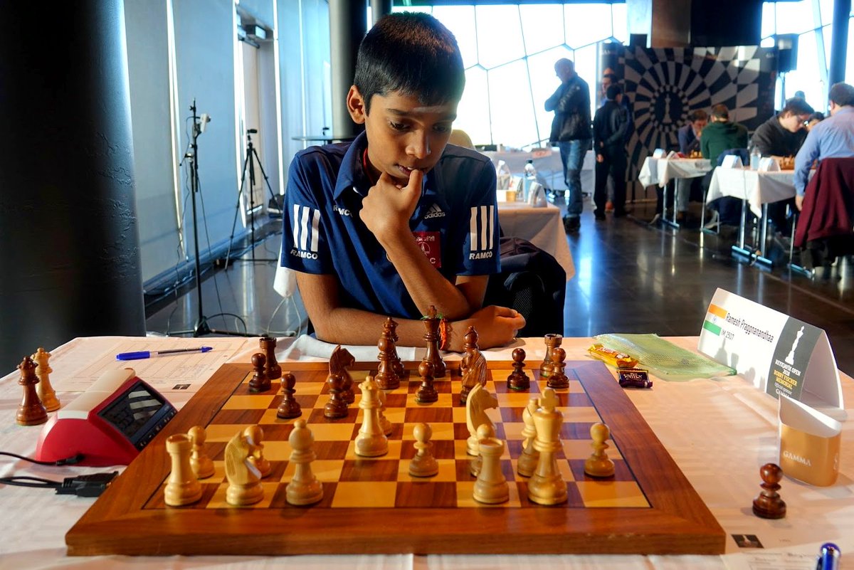 Увлечься игрой в шахматы. Шахматисты Африки. Шахматисты Таиланда. Игра в шахматы с тренером.