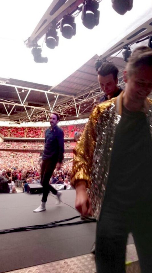 hlimpo's tweet photo. 'Hello Wembley' !!! #PartII 📣🎶🎤
Have to share the Epic⭐ #TheRiver as well ...because I'm now in full #TCMode ✨#BringOnJuly #TomChaplin #LiveWembley 24thJune2017
👉https://t.co/8ZdIZXqH2T https://t.co/vid3l0fqPS