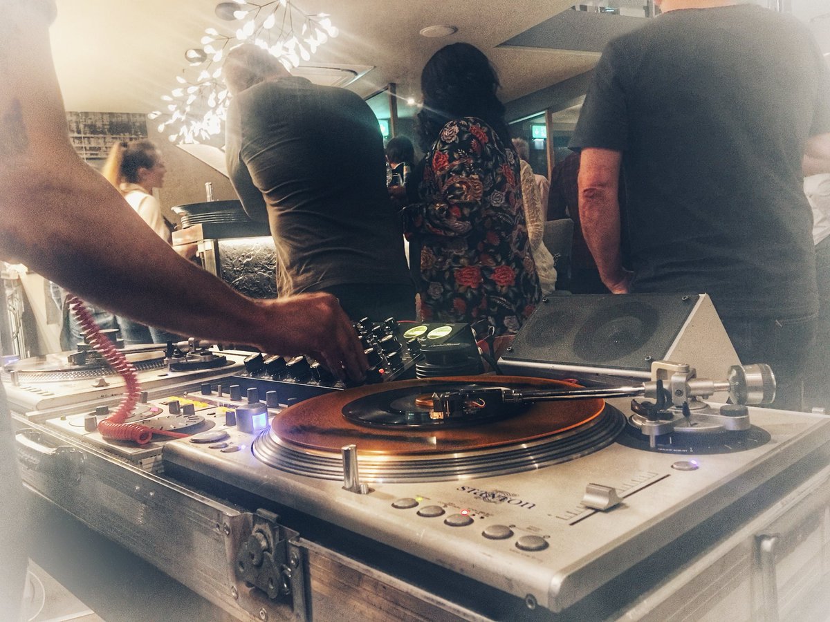 Friday was a belter #ginoffers #livedj #spinningtunes #saddleworth
