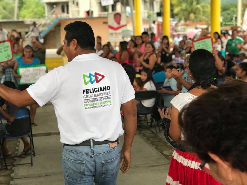 Rosalinda_F_H's tweet photo. A Sn José #Chacalapa acudí x invitación del @ProfeChanito Cdto a Psdte Mpal de Sn Pedro #Pochutla

#LaCausaNosUne, el #1DeJulio cruza la #BoletaRosa X Rosalinda; soy #MujerDePalabra yo sí cumplo

Vota X los candidatos del #PRI #PVEM #PANAL @JoseAMeadeK @RaulBCCue @JorgeZarateMed https://t.co/bm9rQmRKbJ