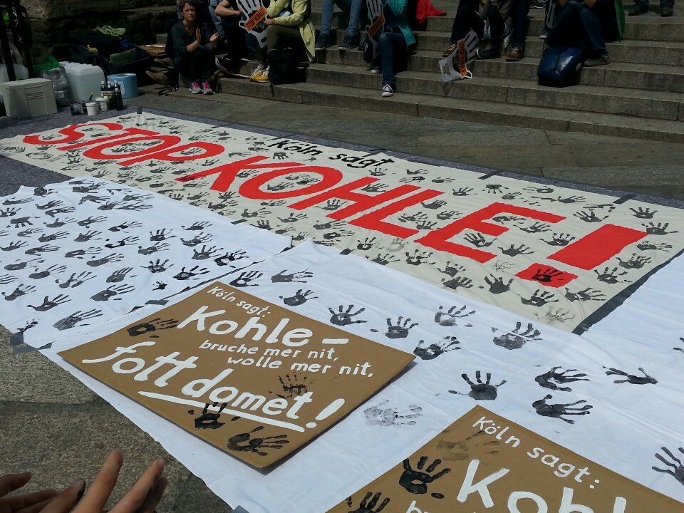 #Köln sagt: #StopKohle - #RWE: Hände weg von der #Braunkohle! #hambacherforst #climatechange
