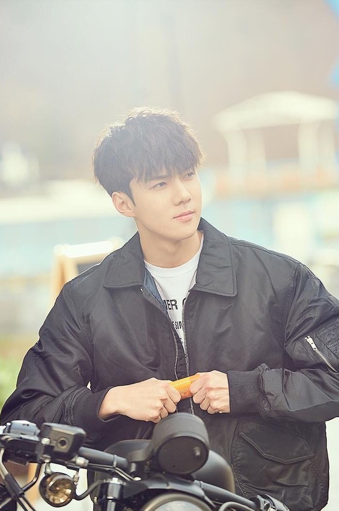 ratedsehunx's tweet photo. woah https://t.co/g8iASOqqkX