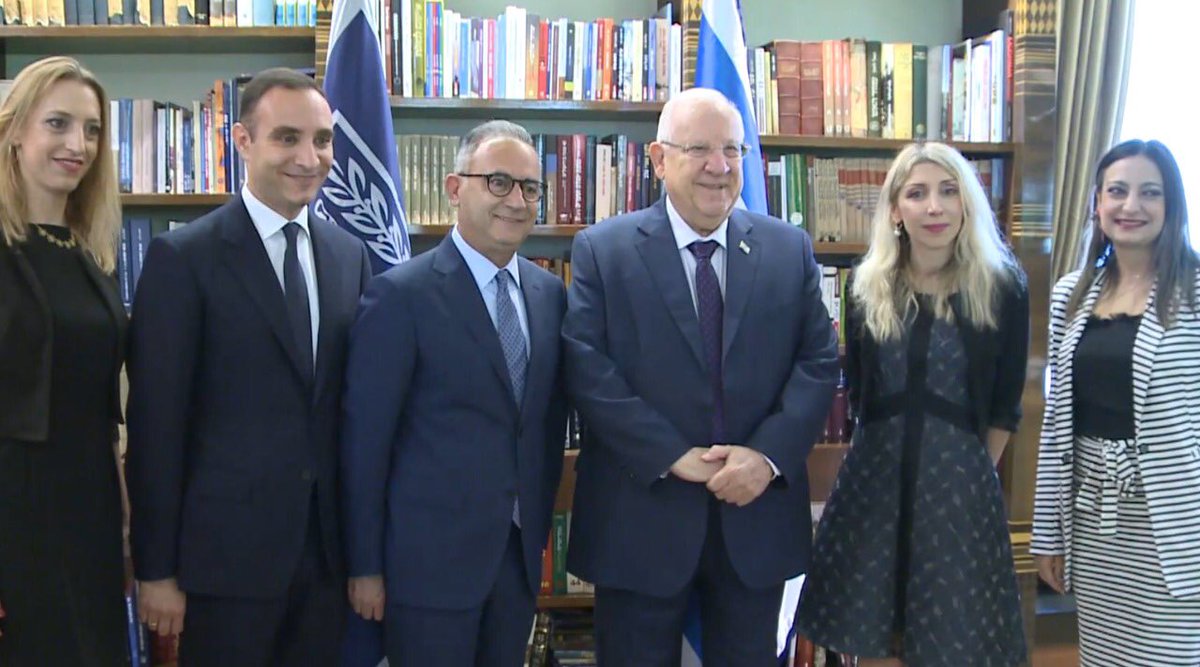 AverofCY's tweet photo. Συνάντηση ουσίας με τον Πρόεδρο του #Israel @PresidentRuvi. 

Ο άλλοτε ξεχασμένος μας γείτονας, είναι σήμερα ο πιο αξιόπιστος, σύμμαχος και εταίρος μας. Ως @DISY θα συνεχίσουμε τις προσπάθειες για περαιτέρω σύσφιξη των σχέσεων μεταξύ #Cyprus και Ισραήλ.

#Cyprus2030 https://t.co/QieroA6TbI
