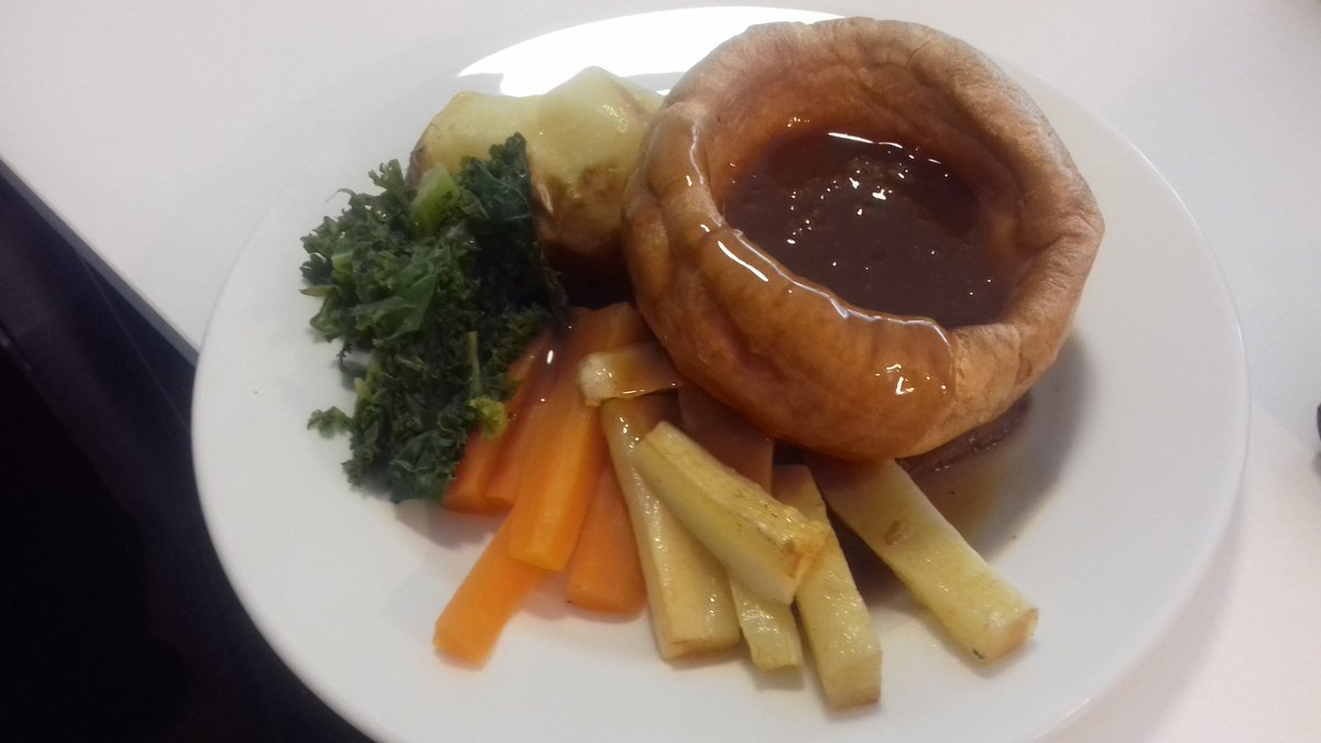 HopcroftJames's tweet photo. First roast dinner in new site in South #customersloveit @Someboysmum @AlexYoungson1 https://t.co/EJhMBhcjiD