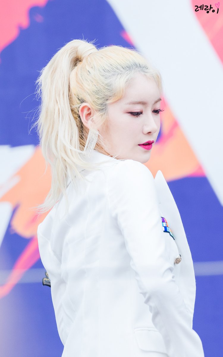 ladyteenintl's tweet photo. [FANPICS] 180617 PRISTIN V SPECIAL FAN EVENT
https://t.co/OmLqYlQH7q https://t.co/Q3fgn5KXsy