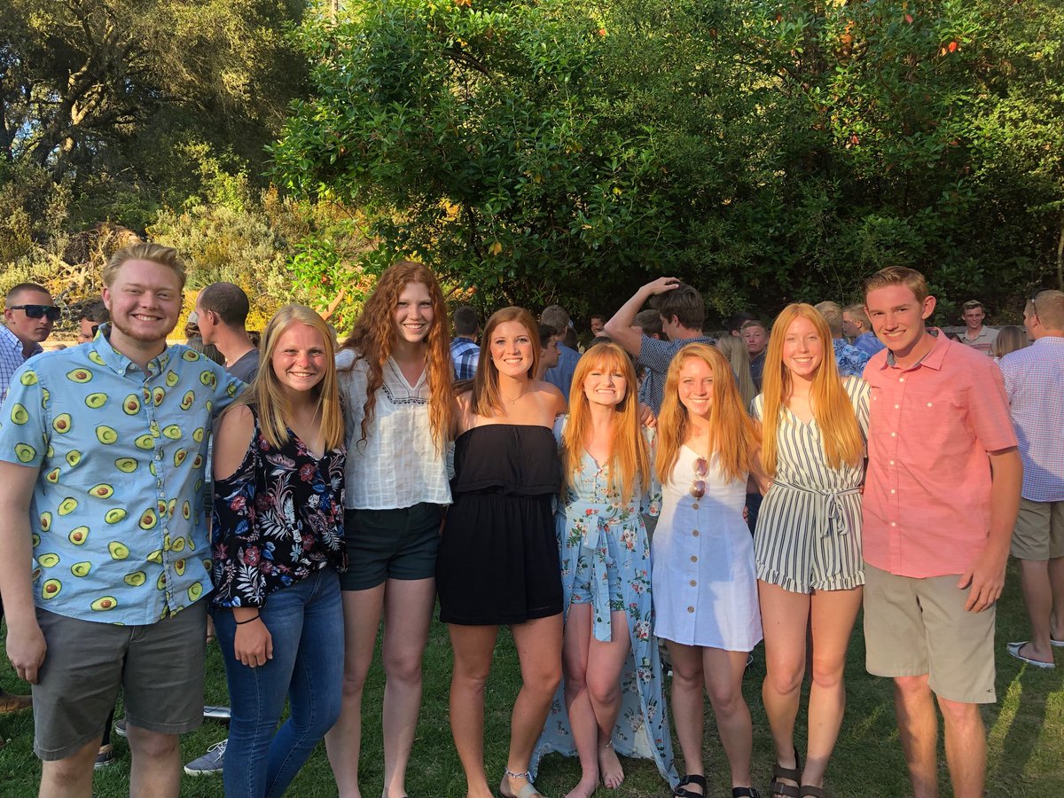 renae_heida's tweet photo. Since this year at Hicamp there were so many redheads we just HAD to take a ginger picture ❤️🤷🏼‍♀️ https://t.co/eCqSyIJDLN