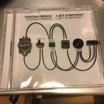 レトロなの？現代風なの？CDに直接イヤホンを差して聴く音楽が素敵すぎるw