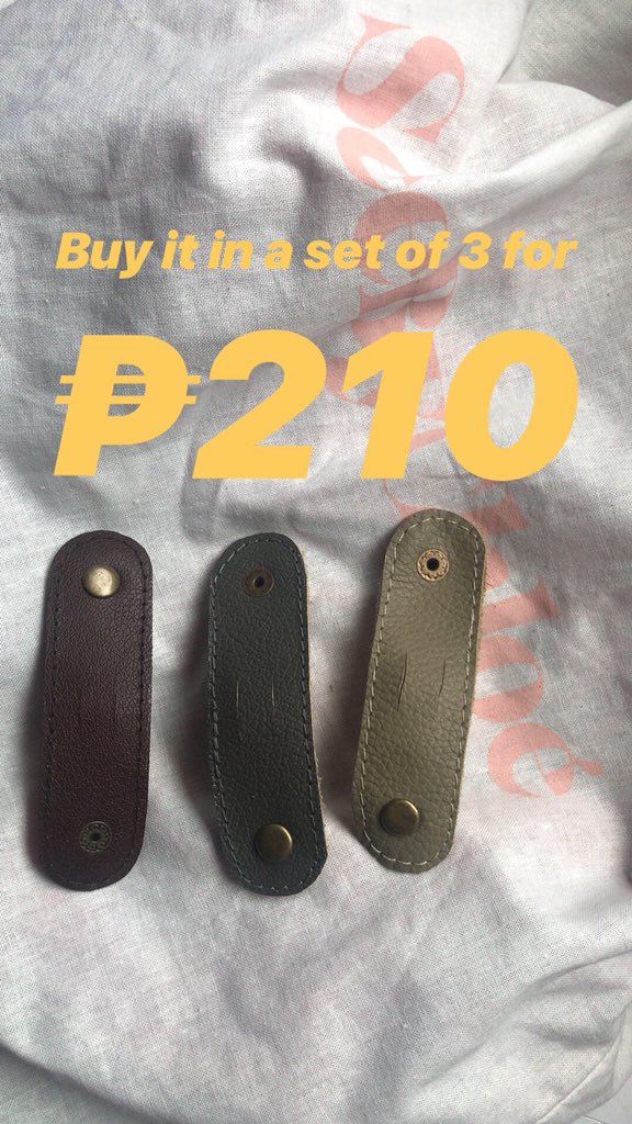 alisonmaeee's tweet image. Yaz! Since magandang background si Chloé...Buy our genuine leather cord clips! ₱210 for 3pcs!!! DM me for details! 🌟 #leatherph #cordclipsph #onlinesellerph #leather #cordorganizerph