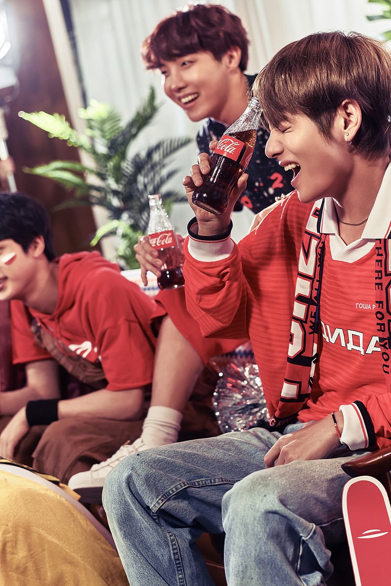 BTS_Thailand's tweet photo. [📷] BTS X Coca-Cola

(https://t.co/KRvPu4hZGA) https://t.co/rKFrM8bGiy