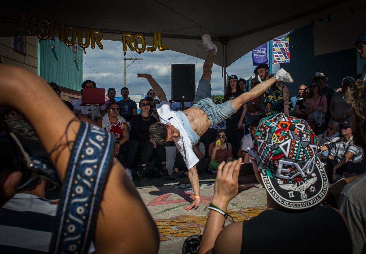MarksGonePublic's tweet photo. Strathcona Street Party today opened my eyes to such amazing talent we have in #Vancouver. Mark your calendars for the @vanmuralfest August 6 to 11 in #MountPleasant for another great event. #VSDF 
Pictures of the dance off and the event.
https://t.co/MkBB9KIUj6 https://t.co/PwRJLXzZ3j