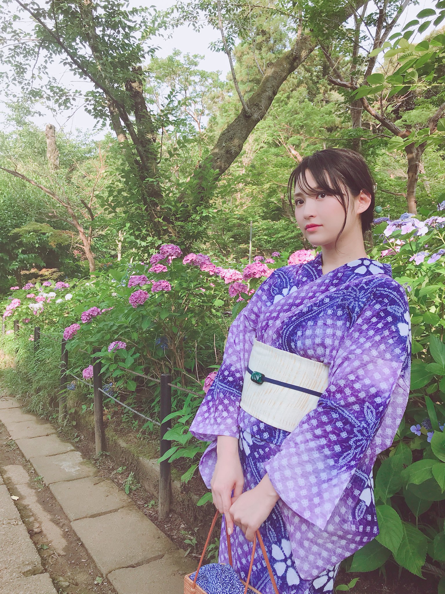 Twitter 上的 鈴木咲 紫陽花とワシ 気をぬくと目が死んでる 紫陽花 浴衣 有松絞り T Co Jsqlbro3ll Twitter