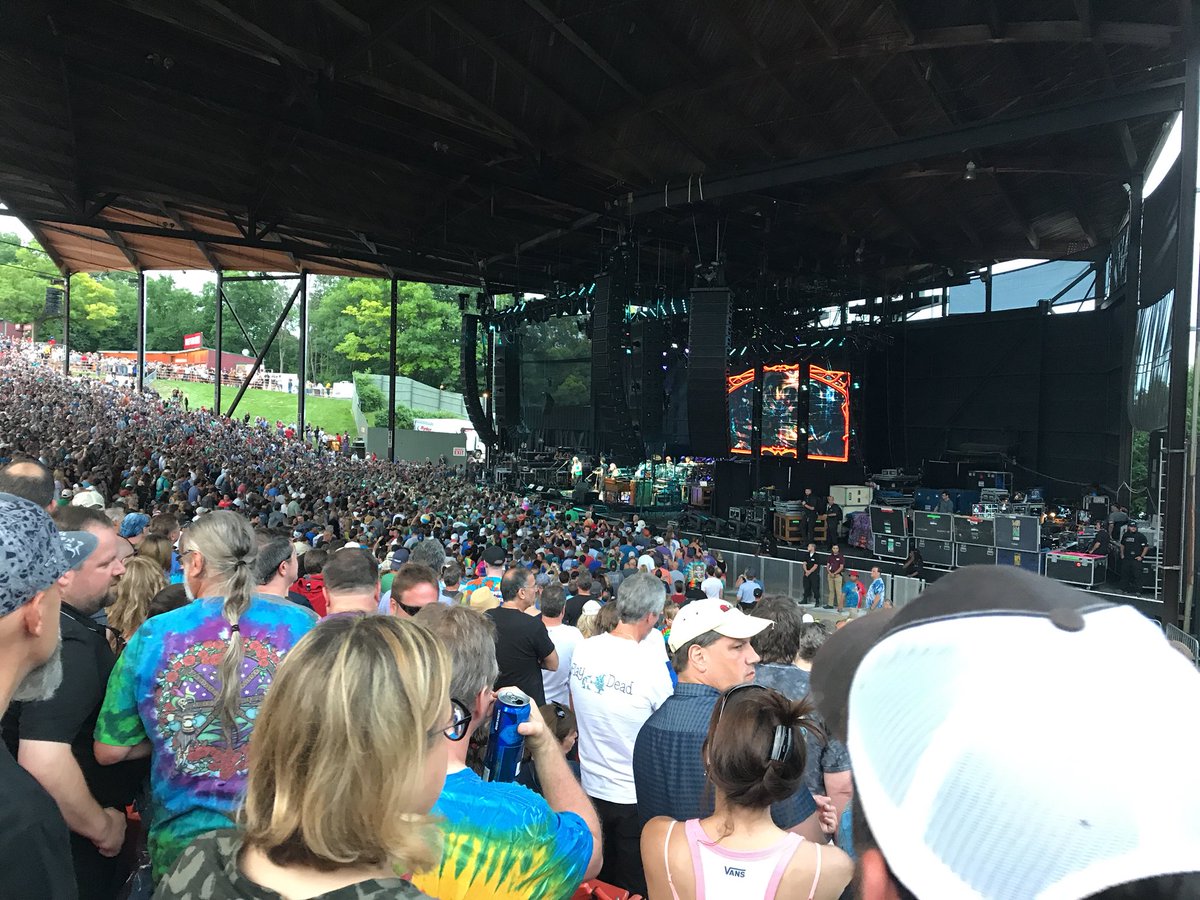 gmj's tweet photo. Special guest https://t.co/n0x0SLlhCm