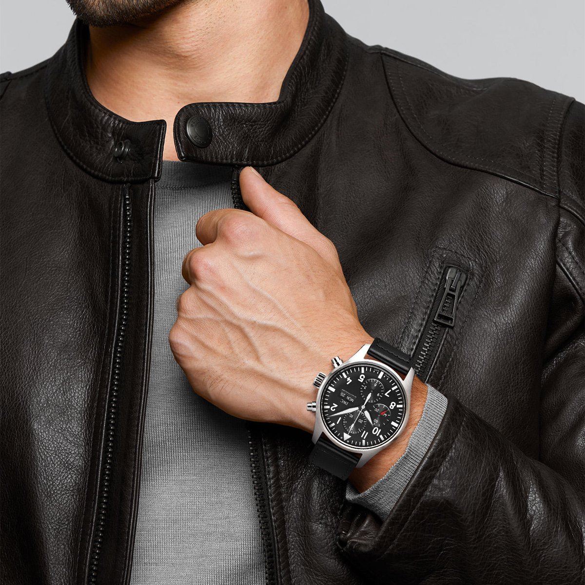 IWC's tweet photo. #StyleSunday with Mr. Markus Ebner, founder of German fashion magazine Achtung Mode.
Discover his favourite #IWCPilot on @MRPORTERLIVE : https://t.co/SbRiAgZEQ6
#IWCWatches #ENGINEEREDFORMEN https://t.co/V1vSv58zip