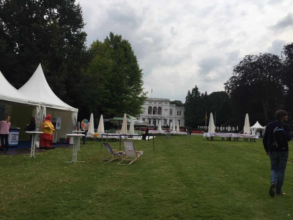 ZEF is presented in three tends today from 11am-6pm at open house Villa Hammerschmidt #ANF18 no. 29 "Allianz" w/ <a href="/UNUEHS/">UN University - EHS</a> <a href="/UniBonn/">Rheinische Friedrich-Wilhelms-Universität Bonn</a> <a href="/BICC_Bonn/">bicc - Bonn Internat. Centre for Conflict Studies</a> @DIE_GDI <a href="/h_bonnrheinsieg/">Hochschule Bonn-Rhein-Sieg</a> two tends at no. 32 "world of insects" edible insects &amp; walk in tend w/ living insects <a href="/katzbiotech/">Katz Biotech AG</a> @MuseumKoenig