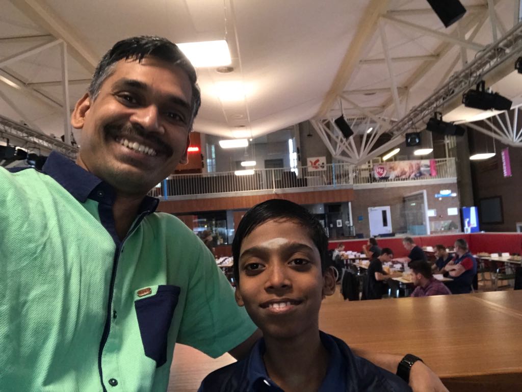 tnrags's tweet image. Our chess wizard Prag with his coach RB Ramesh. Ramesh is a great motivator.✌️👍#pragrocks #chesschamp