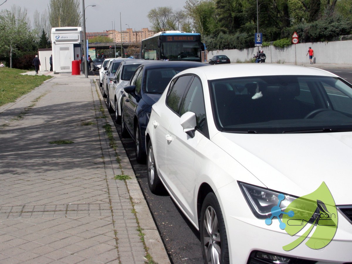 SpainGNC's tweet photo. @jlpez07 @tuSEAT @Gasnam_ Bonita imagen, como la que vimos en Avenida de los Poblados a finales de Abril.

Fotos: @DanielAlonsoFer 

@Gasnam_ #Aliara @NovRomacar @tuSEAT @GNF_es @hamgrupo https://t.co/VFj5MAqCLe