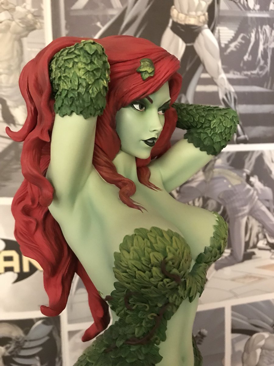 MyDcCollection's tweet photo. Poison Ivy premium format looking stunning. #mydccollection #sideshow #sideshowstatues #sideshowcollectibles #sideshowpoisonivy #poisonivy #toycollector #statuecollector @collectsideshow https://t.co/XeTLRrLATK