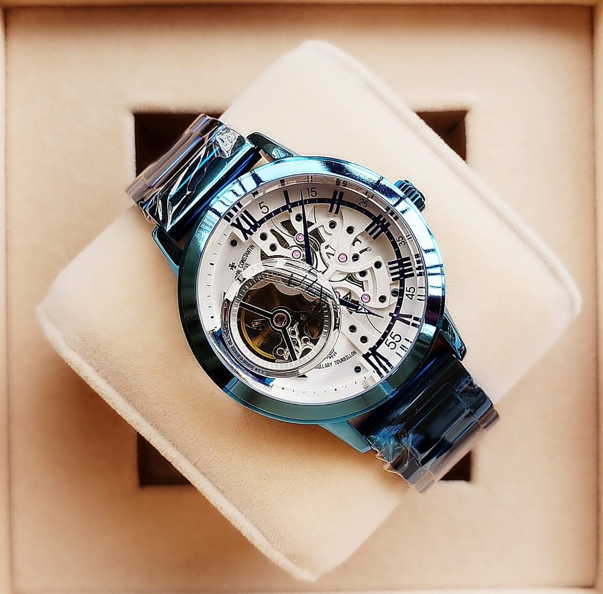 FBloggers11's tweet image. 🌟 VACHERON CONSTANTIN New model 🌟
# vacheron constantin
# For Him
# 7A
# Fully automatic 
# Features- automatic working   &amp;amp; smart dial with elegant looks
✨ New model &amp;amp; Price updated &amp;amp; Free Brand box ✨
Available @ Rs 4150+Ship
📲 What&apos;s app- 9990624415
@FBloggers11