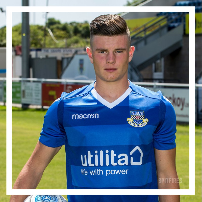 EastleighFC's tweet photo. The kit is available for pre-order and will be available in store from Friday 29th June. 

#Spitfires https://t.co/d6oSPO9WhF
