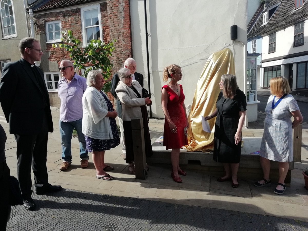 GoGoLepus's tweet image. I think hare, therefore I am hare. @anneschweg @GoGoHares2018 @break_charity @HopInPub @justeditor @NorthNorfolkDC.