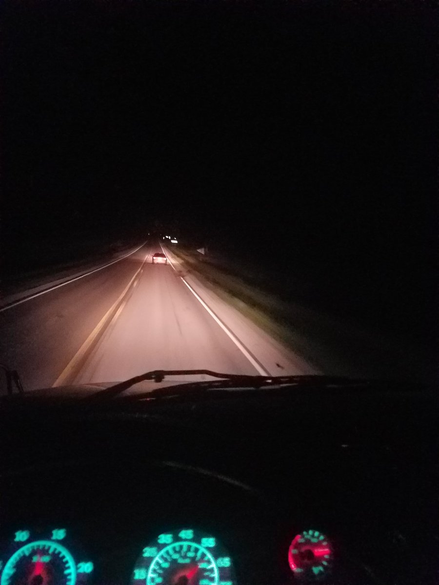 tbcattle_72's tweet photo. At 3:30 am stuck behind #Mahaska Co finest deputy on highway 21 https://t.co/wp0K0IGGIM