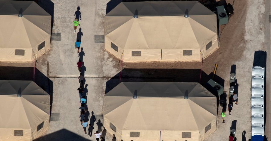 robocarberlin's tweet photo. Microsoft Distances ICE Contract From Family Separations as It Denounces Policy https://t.co/0IMcPrpyy9 https://t.co/Jr9HRSTg7v