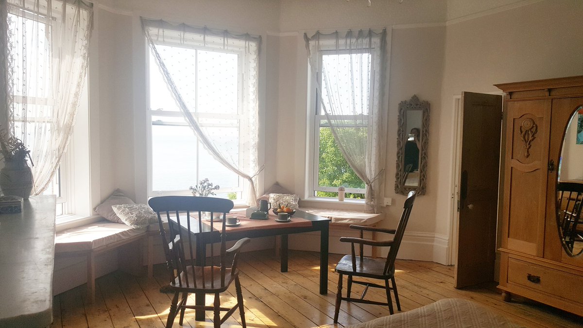 On the verge of launching our airbnb double ensuite room with Ventnor sea views :) #airbnb #artistshouse #ventnor